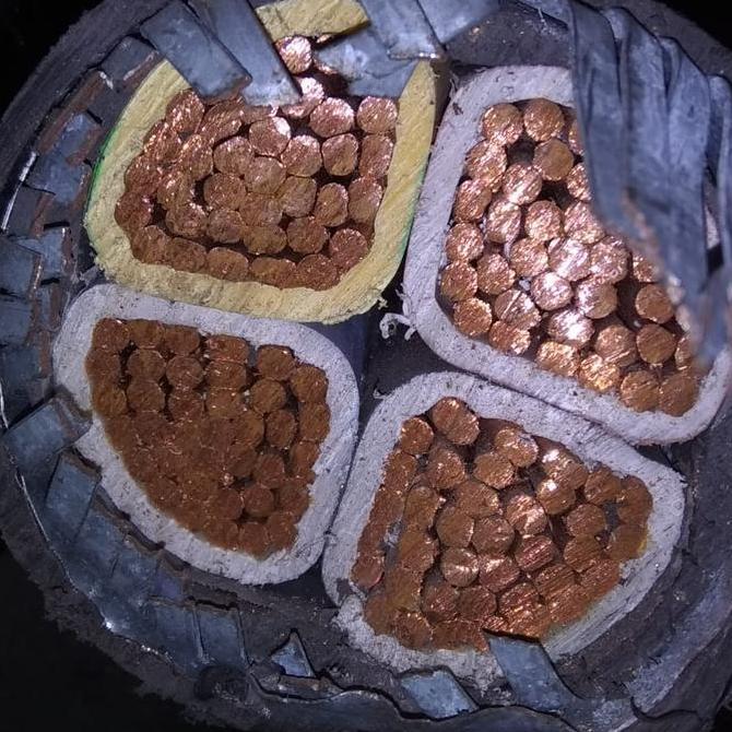 Kabel Nyfgby 4X95Mm 4X95 Potongan Pendek Metal Kabelindo Supreme New Stok