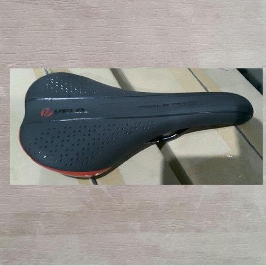 Sadel Velo 1353 Hitam