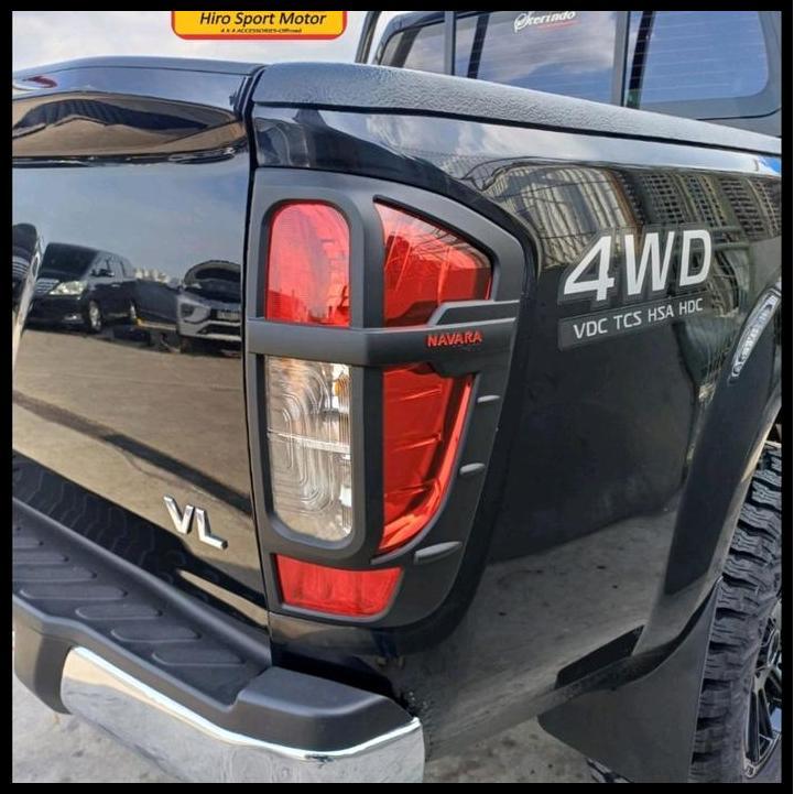 BEST DEAL GARNIS COVER LAMPU STOP LAMP BELAKANG NISSAN NAVARA NP300