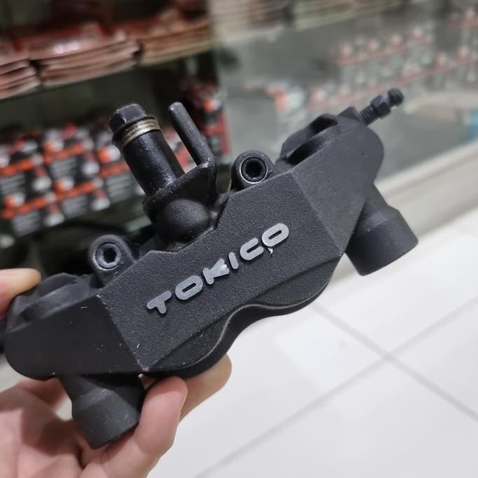 Kaliper cakram depan Tokico 4 piston kanan radial pitch 108 mm