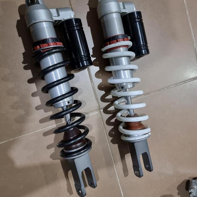 monoshock shock belakang KTM 250 SXF merk WP