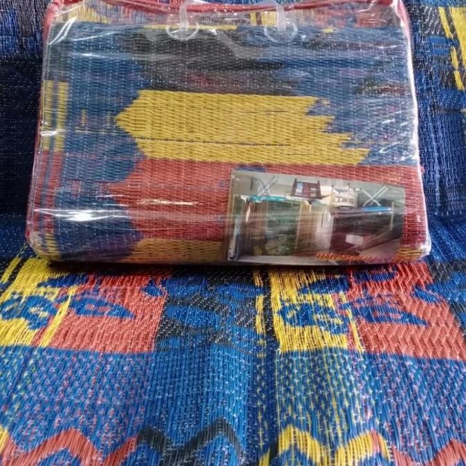 Tikar Plastik/ Tikar Piknik Lipat 2X3