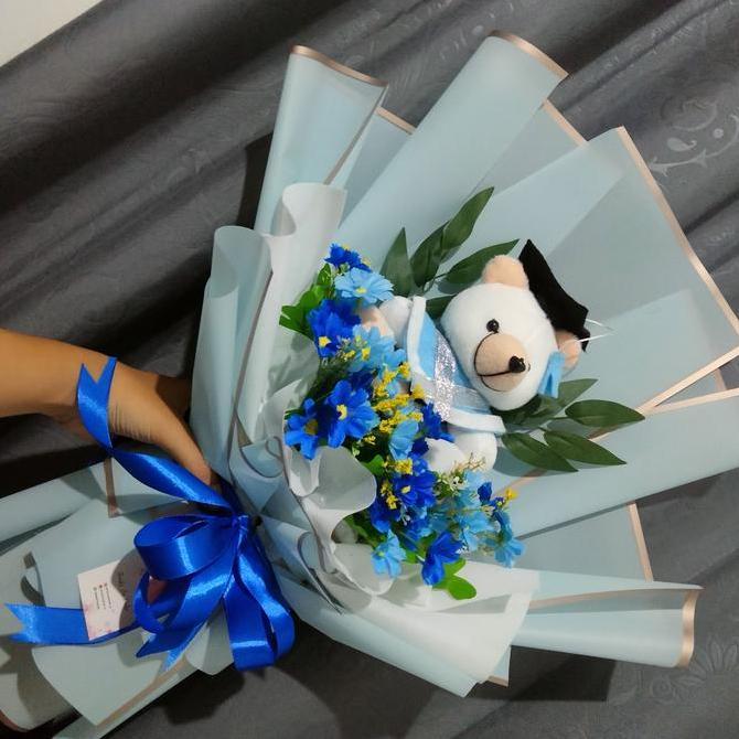 bucket bunga artificial dan boneka wisuda murah
