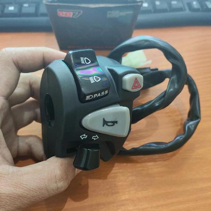 Saklar Kiri CBR150 Pass Dim Plus Tombol Hazard Universal