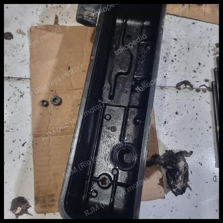 DISKON TUTUP HEAD CYLINDER HED KIJANG SUPER 5K ORI 