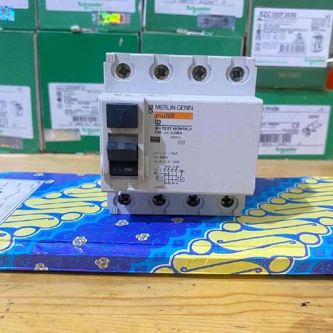 MERLIN GERIN MULTI9 4P 63A 300MA SEKEN MULUS 92% BARU