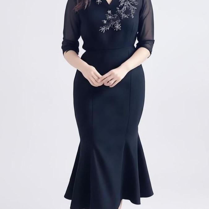 Dress 8585 *Motek & Mutiara*  Ada retsleting belakang, model rok bawah span duyung  Mat  : Scuba Imp