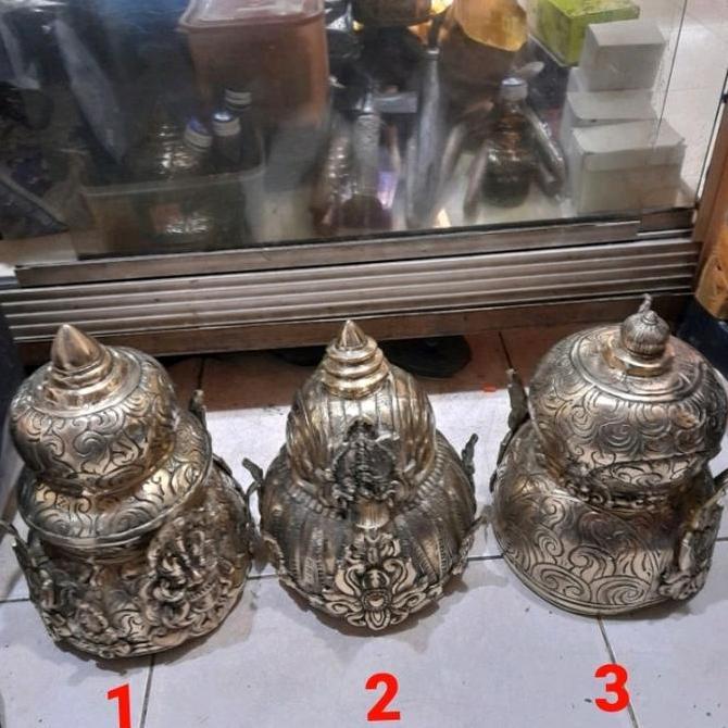 BARANG ANTIK MAHKOTA RAJA BAHAN KUNINGAN SARI