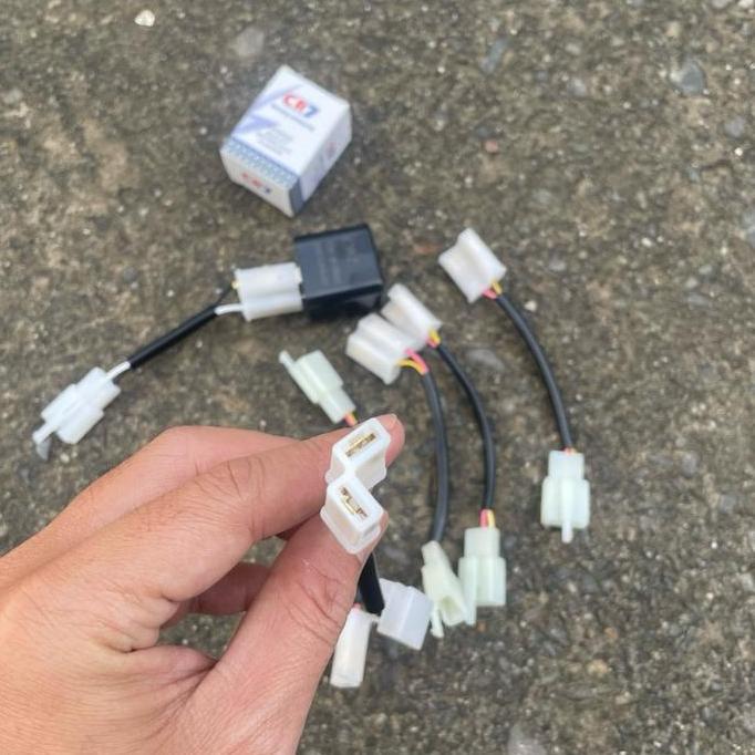 DIONAND Soket Konverter Flasher sen Dengan Dioda dan Non Dioda Untuk Motor NMAX AEROX LEXI PCX VARIO