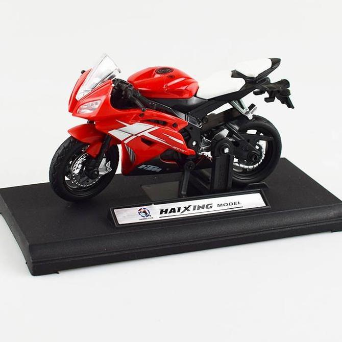 CARACAV Motor balap Yamaha Ducati Miniatur skala 1:18 koleksi