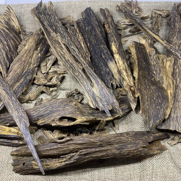 kayu gaharu chips grade super king kalimantan utara