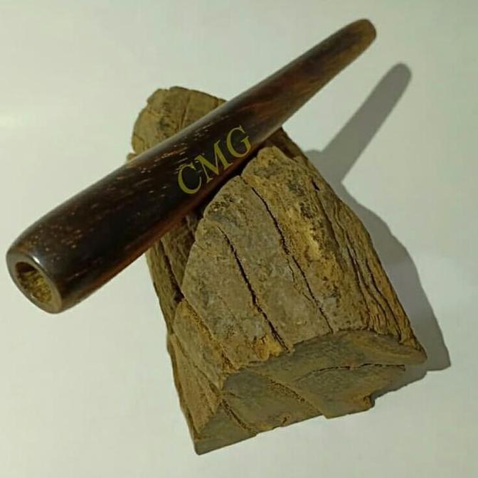 Batangan kayu gaharu asli kalimantan, ukuran panjang 12cm