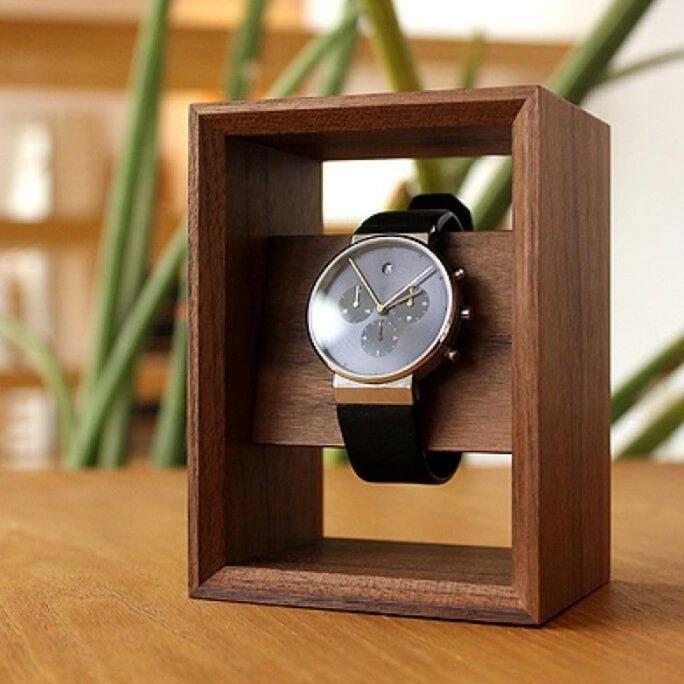 MODEL TERBARU STAND HOLDER DISPLAY JAM TANGAN KAYU MAHONI KODE 1213