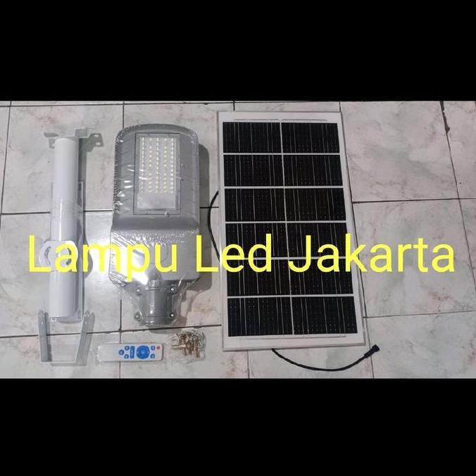 lampu pju solar two in one 300w 500w. lampu pju solar 2in1 led 300watt 500watt. pju solar 2in1 two i