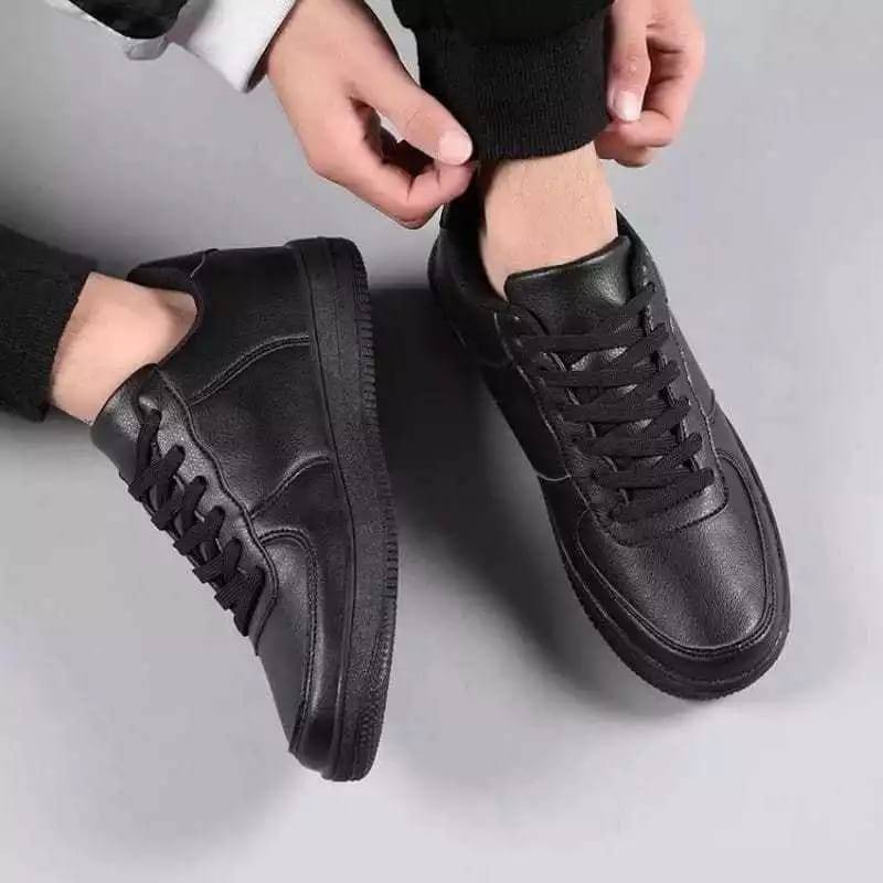 Araya Sepatu Sekolah Hitam Sneakers Pria Sport Shoes Black Sepatu Sneakers Pria Sepatu