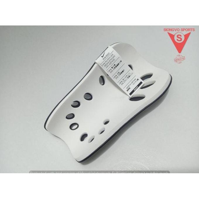 DEKER PELINDUNG SHIN GUARD - NIKE J GUARD ORIGINAL SP0040009 BLACK Terlaris