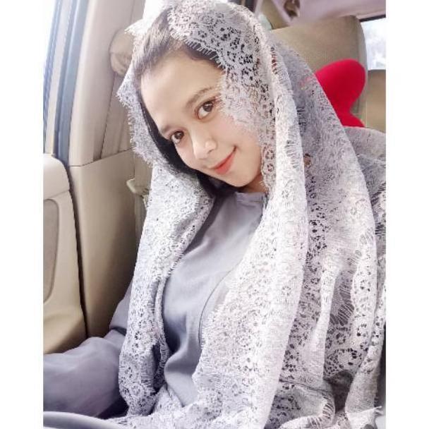 Kerudung fashion brokat lace hijab jilbab ala yeni wahid