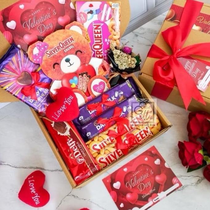 Kado Valentine Romantic Snack Box Hadiah Ulang Tahun Cewek Cowok Gift Cokelat Dengan Silverqueen Ber