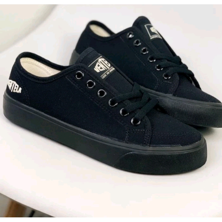 Sepatu Vantel Black Sepatu Vantela Terbaru Sepatu Vantela Tarlaris Sepatu Kekinian Sepatu Vantela Se