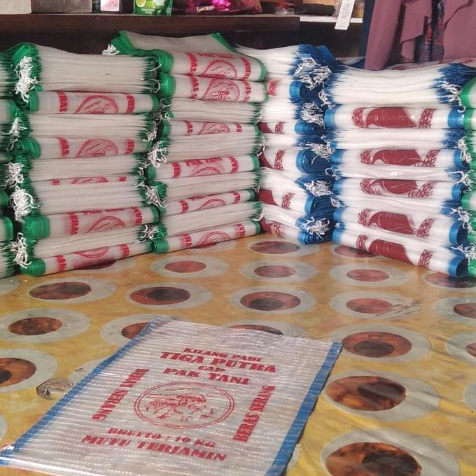 Karung Beras 10Kg Sablon Satu Warna Ukuran 35X55 Cm Volume 10 Kg Sablon 1 Warna Gratis Desain Custom