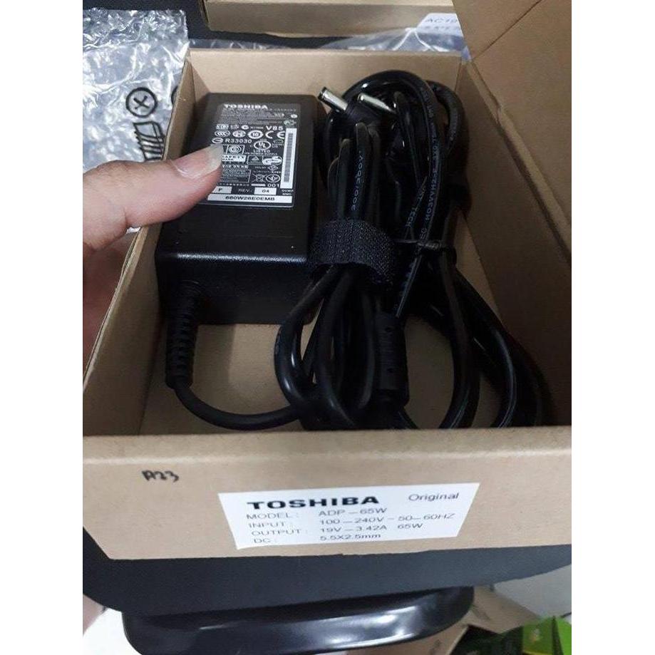 Adaptor Toshiba 19V 3.42A / Charger Laptop Toshiba Original Terbaru