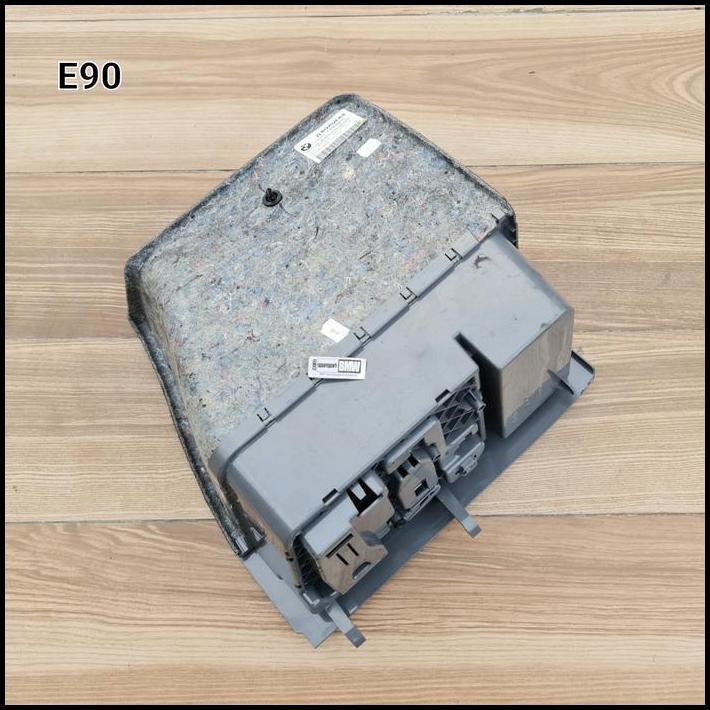 HOT DEAL COVER TUTUP ACCU AKI BAGASI BMW E90 ORIGINAL 77070520 