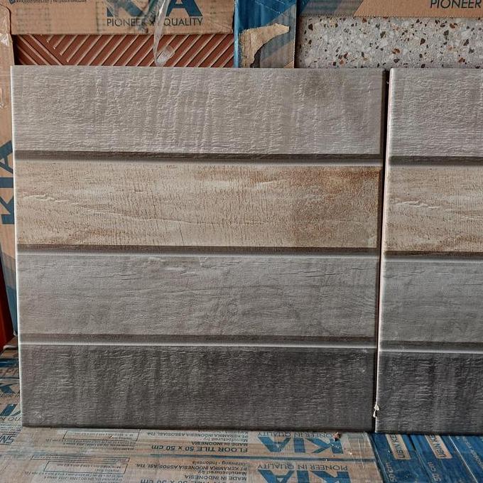 KERAMIK LANTAI GARASI 40X40 KASAR URAT KAYU ABU BATIK KW1
