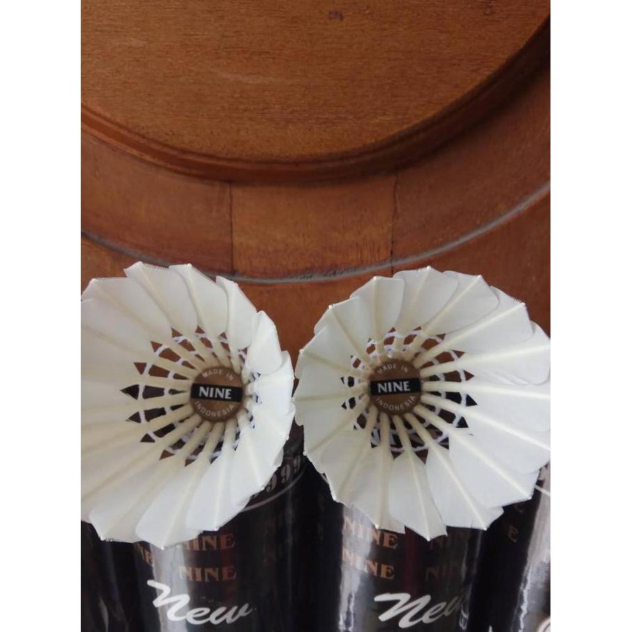 Smastr- Shuttlecock Nine Hitam Badminton Bulu