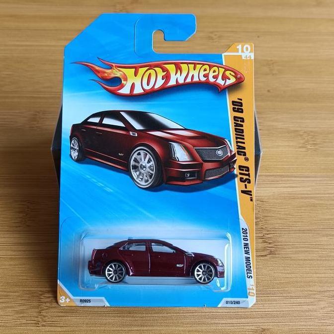 hotwheels 09 cadillac cts v merah maroon