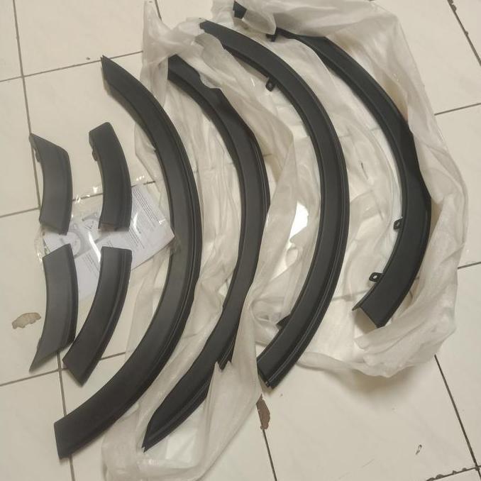 Aksesoris Keren Over Fender Bodykit Body Kit Innova Venturer Facelift 2021 2022 Ori
