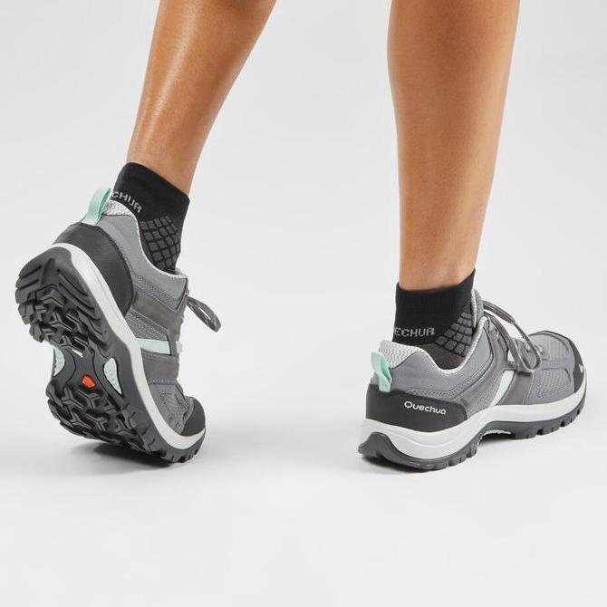 Decathlon QUECHUA Sepatu Gunung Wanita MH100 - Abu-abu/Hijau Sepatu Hiking Wanita MH100 - 8612193