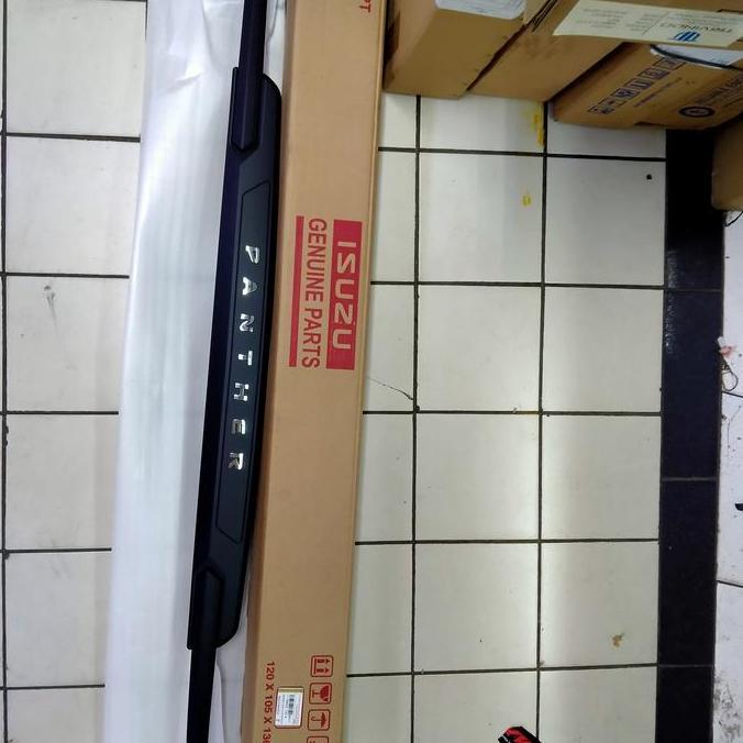 garnis linsence plat nomor belakang Isuzu panther original