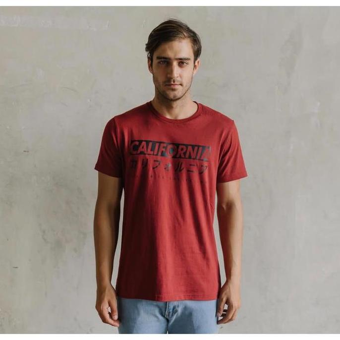 T-shirt Premium Miles&co - California Merah Maroon
