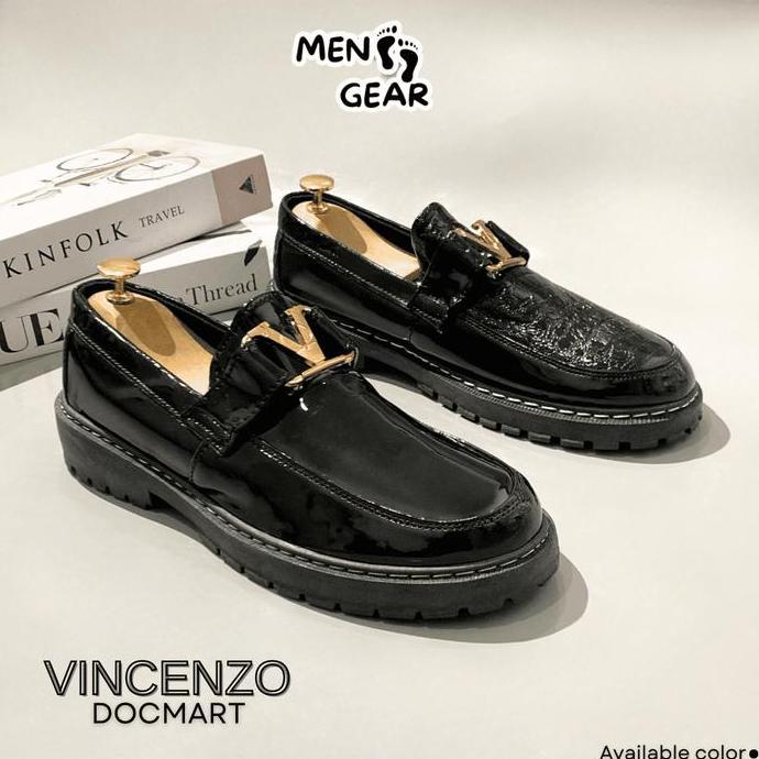 Menfootgear Vincenzo  Sepatu Pria Original Sepatu Loafers Kerja Formal Cowok Docmart Hitam Fantofel 