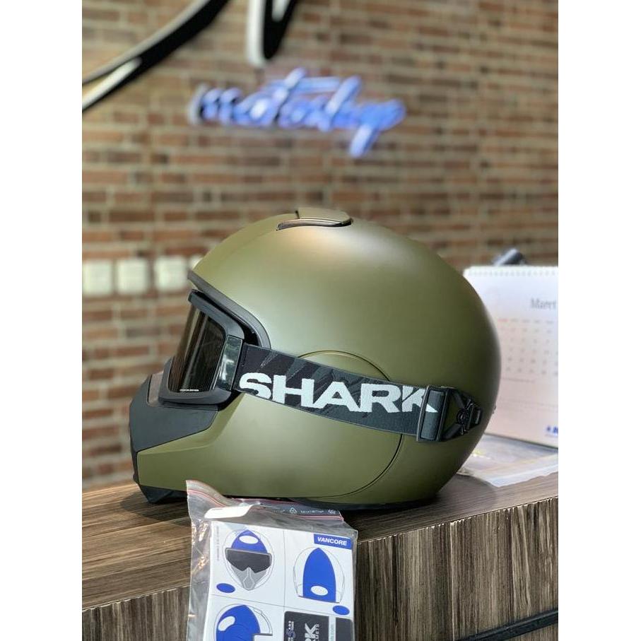 Shark Vancore Black White Green  Sale