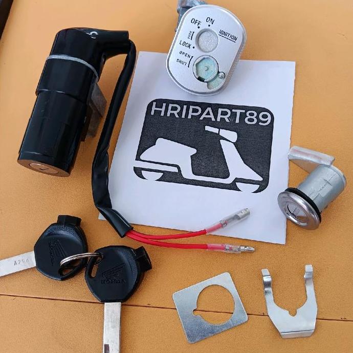 Kunci Kontak Assy Keyset Key Set Supra X125 Karbu-Supra X 125 R PGM FI-Supra X 125 D PGM FI-Supra X 