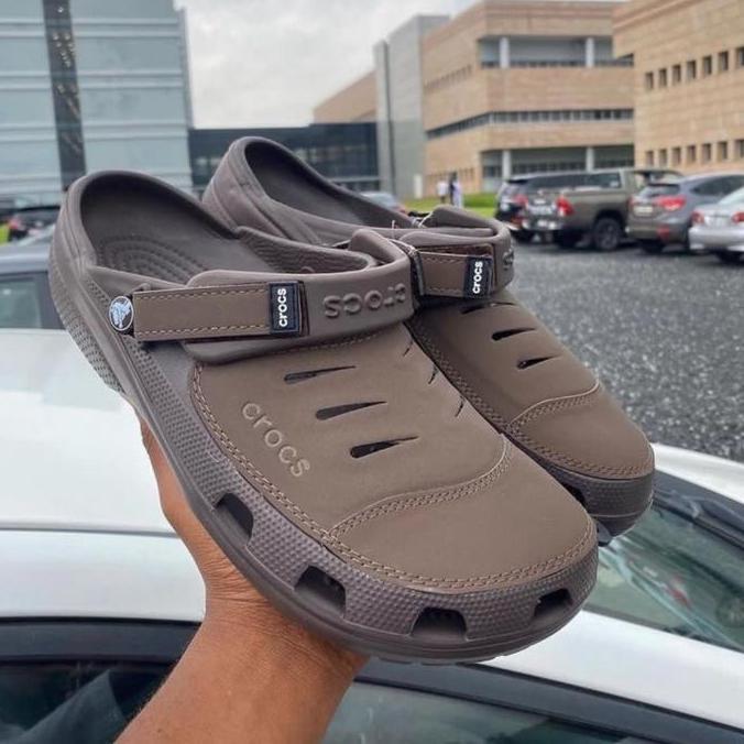 Sandal Pria Crocs YUKON Original - Garansi Uang Kembali
