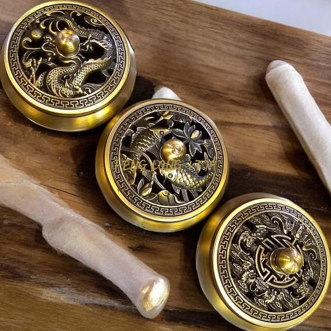 Hiolo Kuningan Dengan Tutup U/ dupa kerucut Yuan Bao Kecil