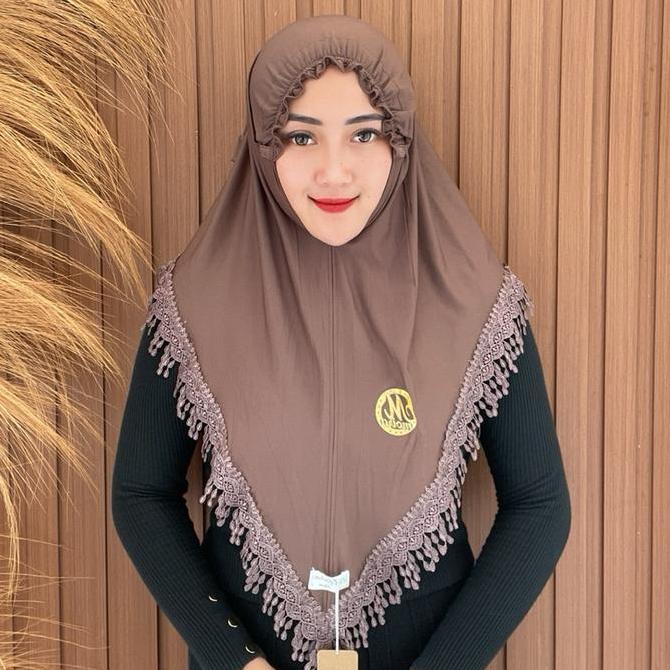 Indah Store - Hijab Bergo Kerut Tali Renda Senada TETES AIR Yura By Moira