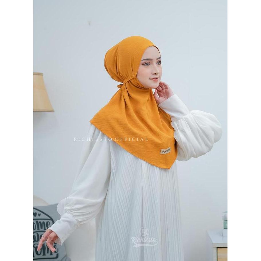 Jilbab Bergo Crinkle Airflow Tali Non Pet Ukuran M Kerudung Panjang Muslim