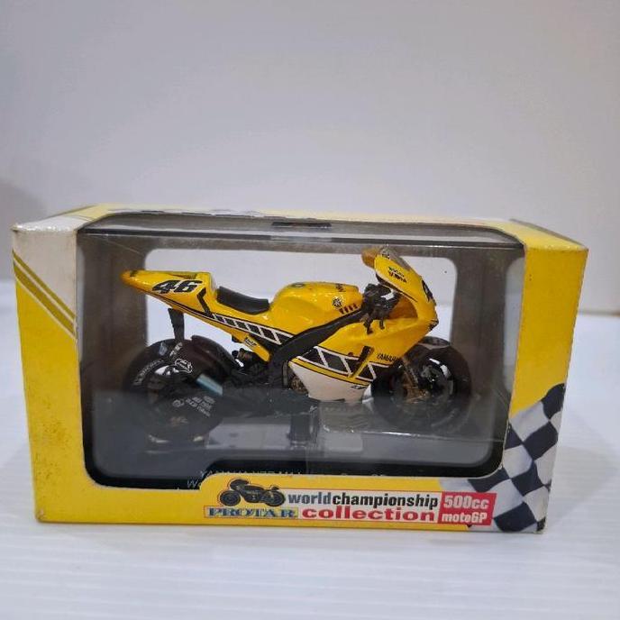 Italeri Yamaha YZR-M1 Laguna Seca GP World Champion 2005 rider Valentino Rossi #46