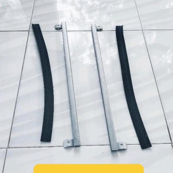 Plat Dudukan Kaca Pintu Depan Kijang Super Kijang Rover Kijang Grand dengan Karet untuk Keamanan Mob