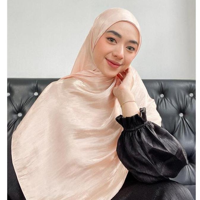[LAST STOCK] Radwah - Shiny Pashmina - Hijab Pashmina Muslim Wanita - Kerudung Dewasa