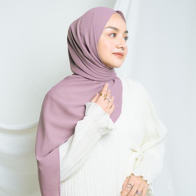 MAUVE Hijab Pashmina Ceruty Babydoll Premium ( Hijab Warna Mauve , Black, Broken White, Burgundy, Li