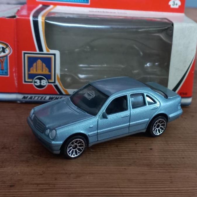 MATCHBOX MERCEDES-BENZ E-CLASS HERO CITY LOOSE DIECAST (S)