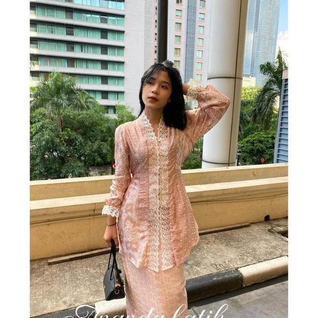 Kebaya Kutu Baru Batik Lilit Wanita Setelan Kebaya Kutu Baru