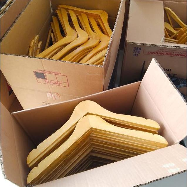 GROSIR ISI 100PCS HANGER KAYU NATURAL DEWASA HANGER BAJU DARI BHN KAYU