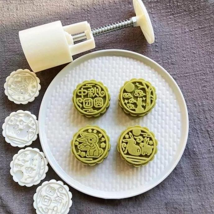 Cetakan Kue Bulan Bulat Kelinci Rabbit Cartoon Mini Mooncake Mold