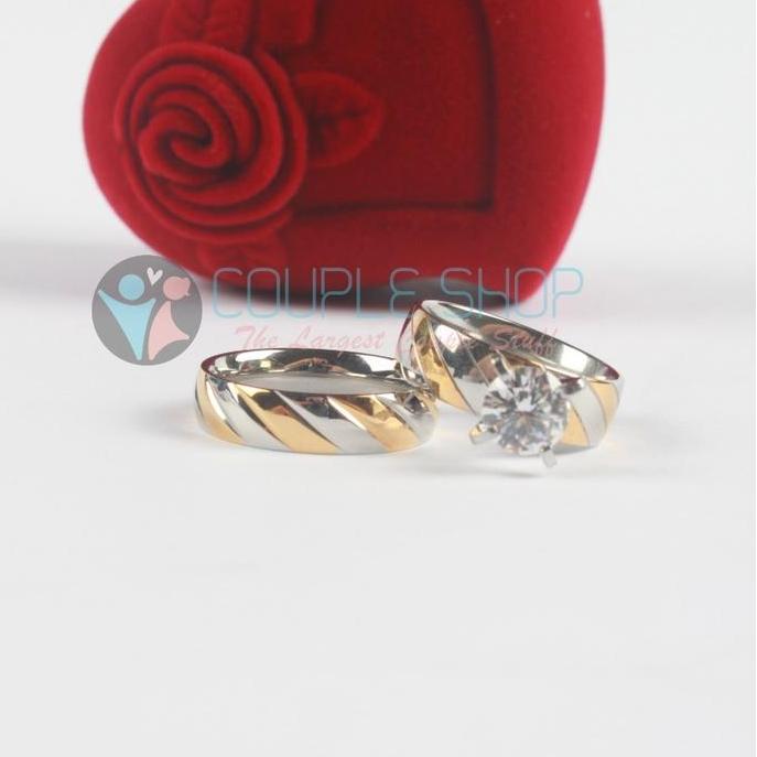 Cincin tunangan couple
