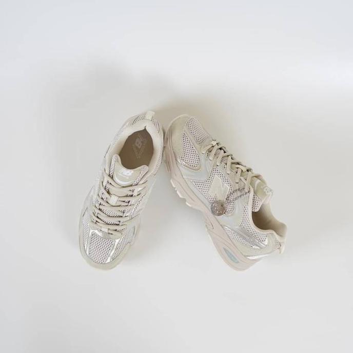 Sepatu NB530 cream jade green fabric